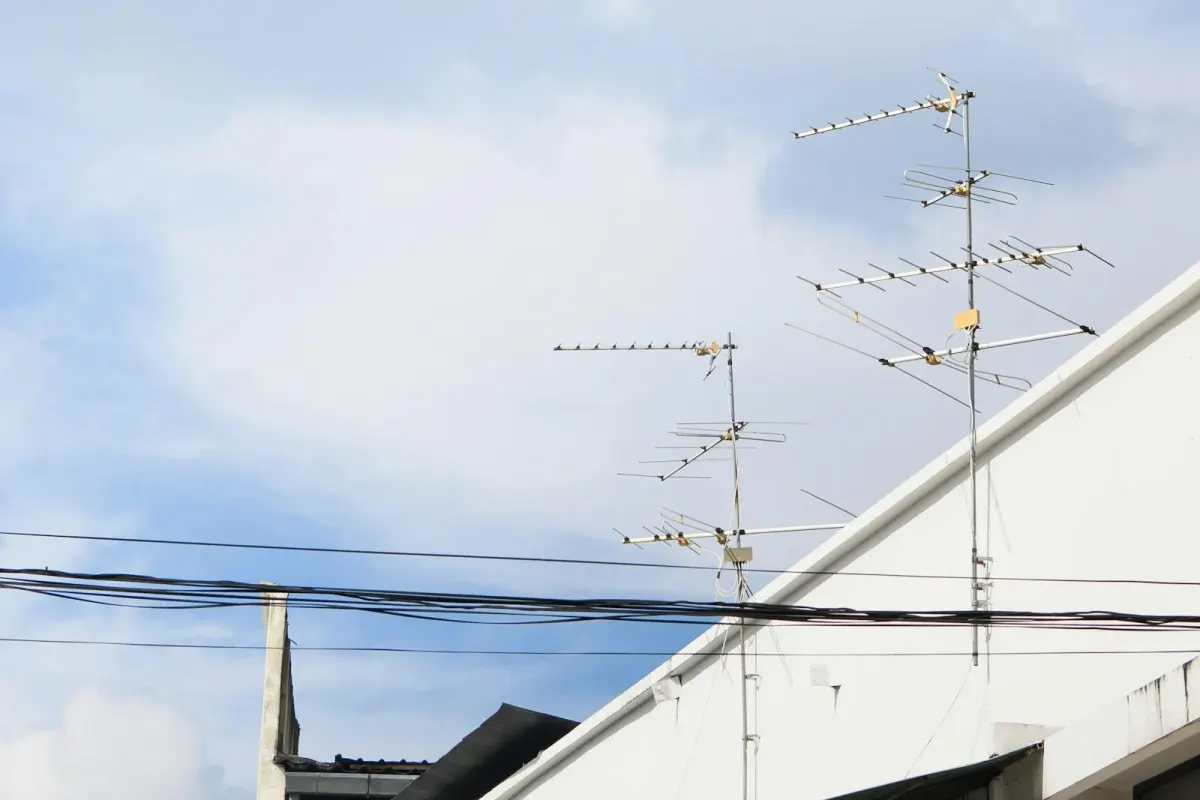 Beyoğlu uydu servisi – Çatıdaki televizyon antenleri